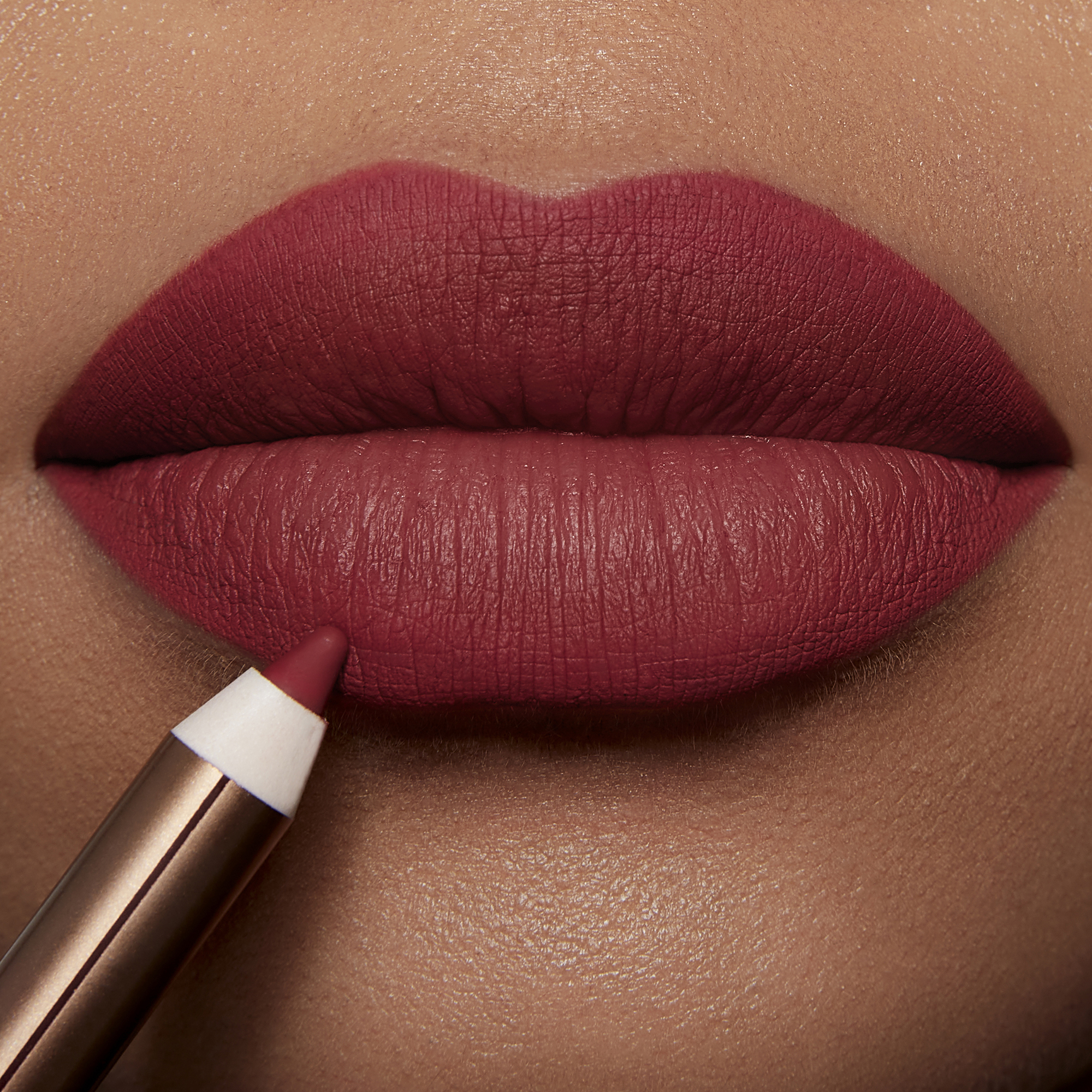 LIP CHEAT (LÁPIZ PARA LABIOS)